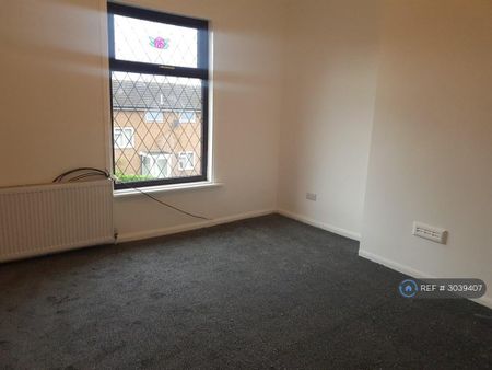 3 bedroom terraced house to rent - Photo 2