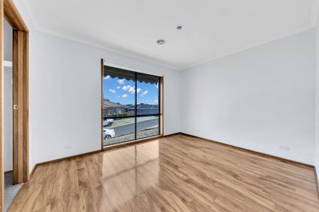 Conveniently Located - Photo 3