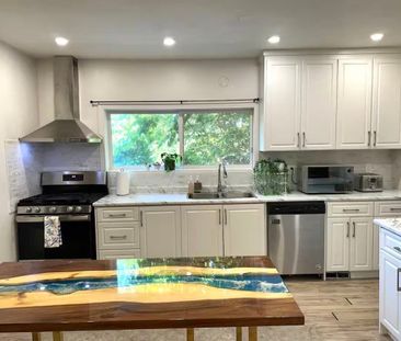 For Lease - 1119 Rebecca Street, Oakville, Ontario - Photo 5