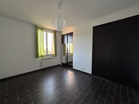 Location Appartement 2 pièces 64m² TOULON 83000 - Photo 4