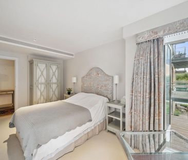 A beautifully presented two-bedroom apartment with private balcony, secure parking and superb resident amenities, set within the sought-after Strand House development. - Photo 6