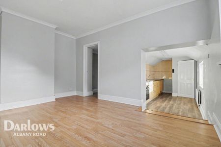 2 bedroom flat to rent - Photo 2