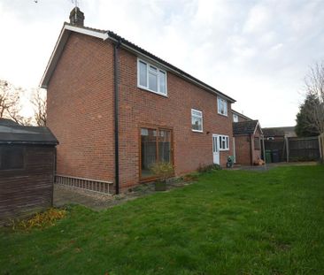 4 bedroom detached house to rent - Photo 1