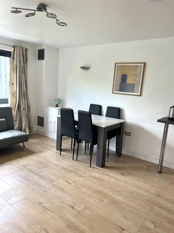 2 bedroom flat to rent - Photo 3