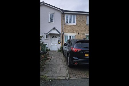 2 Bed Terraced House, Clayton Drive, SE8 - Photo 4