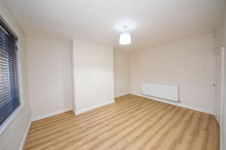 3 bed House - Terraced for Rent - Photo 5