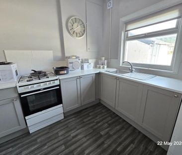 1 bedroom in a house share to rent - Photo 6