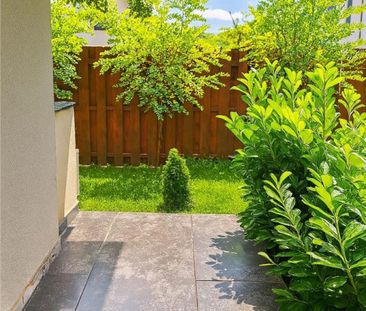 EXPLOREAZA 3D! Nobiliara proprietate, in vila, cu 50 mp grad - Fotografie 6