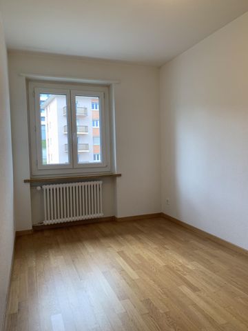 Rue du Bois-Noir 54 - appartement 4ème Est - Photo 2