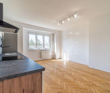 Pronájem bytu 2+kk 38 m2 - Fotografie 3