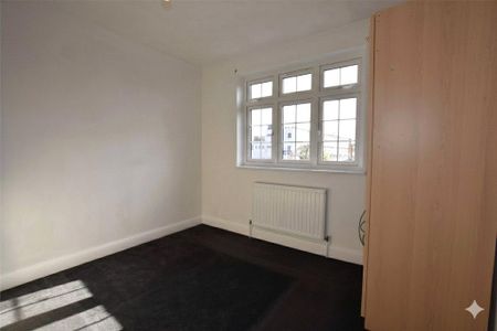 3 bedroom end of terrace house to rent - Photo 5