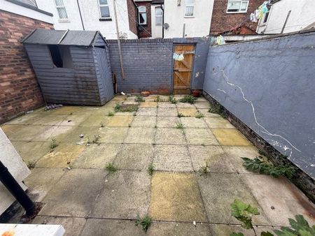 3 bedroom terraced house to rent - Photo 4