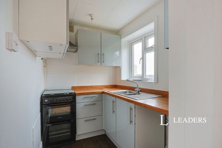 2 bedroom apartment to rent Ashley Road, Poole, Dorset, BH14 - Photo 5