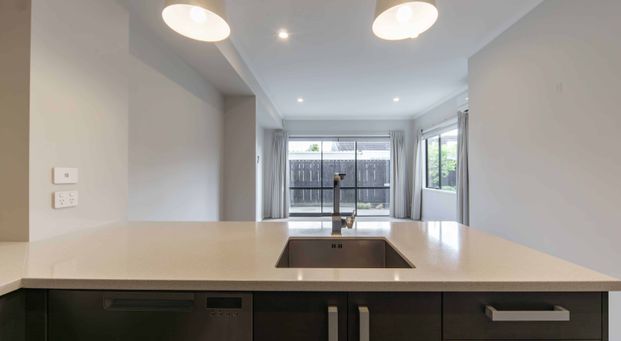 Beautifully Presented Executive Townhouse - Photo 1