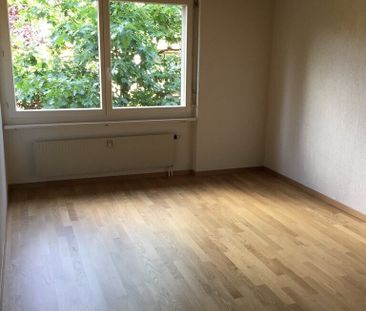 Luminous 4 1/2 room apartment on the ground floor with two superb s... - Photo 4