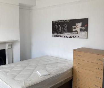 2 X Double Bedrooms for Students & Professionals, Cromwell Street, ... - Photo 3