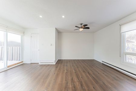 For Lease - 22 Hazelglen Court, Brampton, Ontario - Photo 2