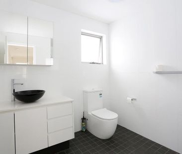 Spacious Modern Duplex in Prime Eastwood Location - Photo 1