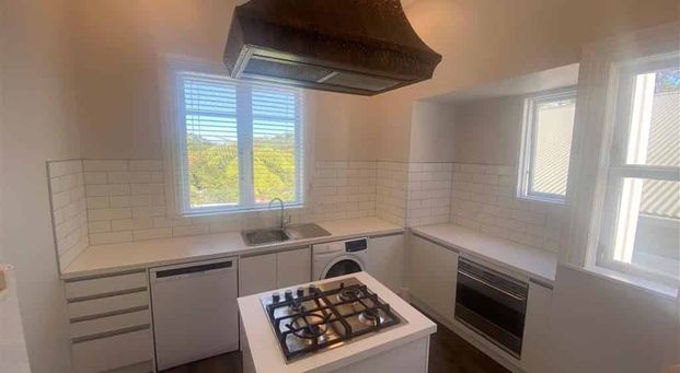 RECENTLY RENOVATED 4x bedroom stand alone property: - Photo 1