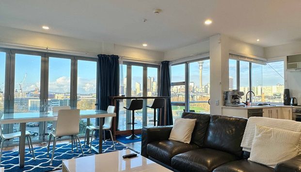 SHORT TERM - Split Level 125sqm Sub Penthouse - Photo 1