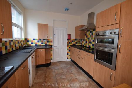 ROOM 6 - Excellent Location Close to Hospital - Westborough Road - Photo 5