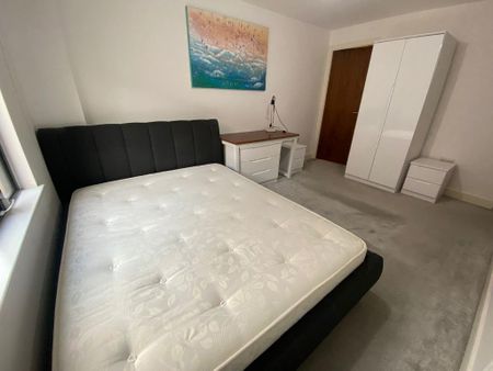 2 bedroom flat to rent - Photo 3