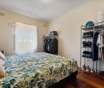 Neat & Spacious 3-Bedroom Home - Photo 4