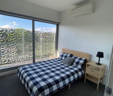 2 Bedroom 1 Bath Furnished Apartment. Short term lease considered - Photo 5