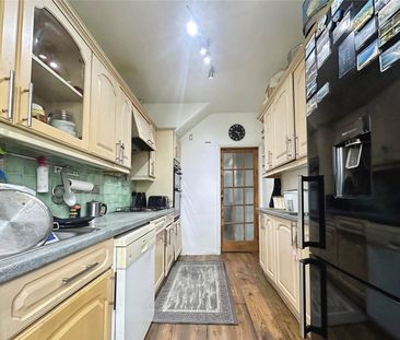 Priory Road, Hounslow, Middlesex, TW3 2RA - Photo 6