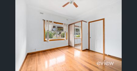 A Cosy 3 bedroom family home with a bungalow! - Photo 5