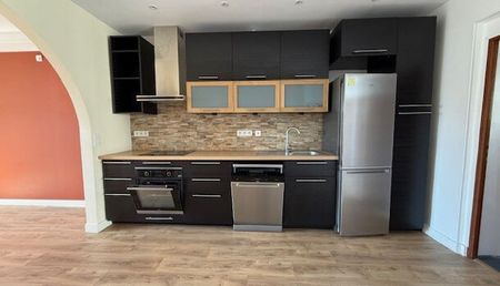 Appartement 3 pièces 60m2 REIMS 810 euros - Photo 2