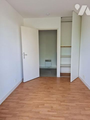 Dans résidence calme, appartement T1 bis avec terrasse - Photo 2