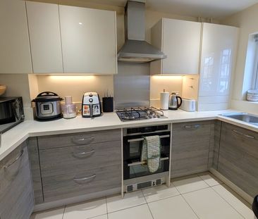 Shetland Close, Woking, Surrey, GU21 - Photo 6