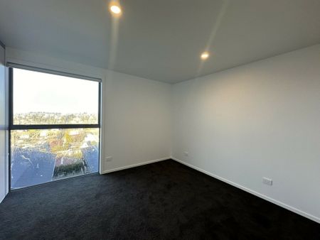 Perfectly located townhouse with stunning views! - Photo 2