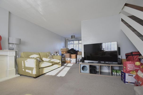 3 bedroom end of terrace house to rent - Photo 1