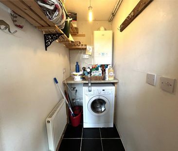 2 bedroom semi-detached house to rent - Photo 5
