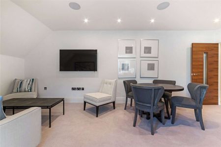 A spectacular furnished two bedroom penthouse in this sought after development. - Photo 4