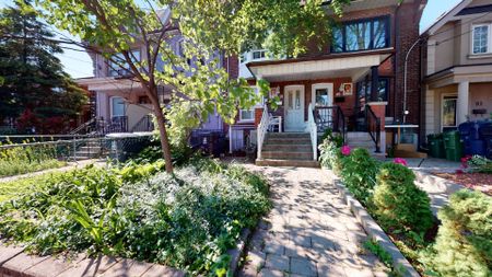 Charming 2 Bedroom Brick Home - Photo 5