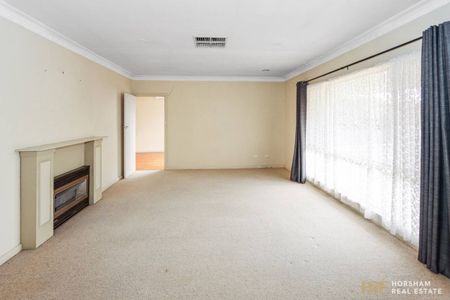 Comfortable & Convenient Living Near the Wimmera River - Photo 3