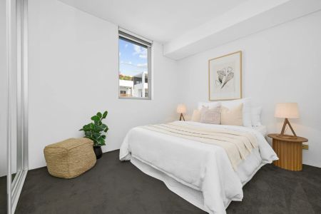 Modern, Light-Filled Apartment Offering Style, Space and Prime Maroubra Convenience - Photo 2