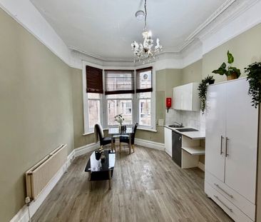1 Bed Flat, Matheson Road, W14 - Photo 5