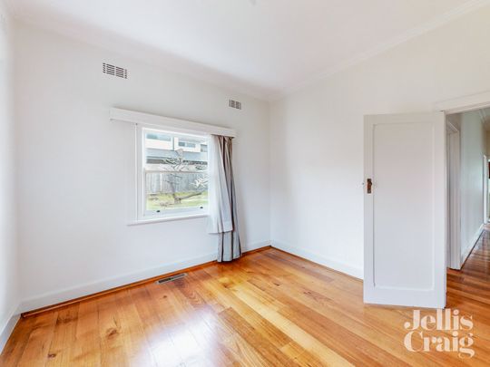 12 Higgins Road, Bentleigh - Photo 1