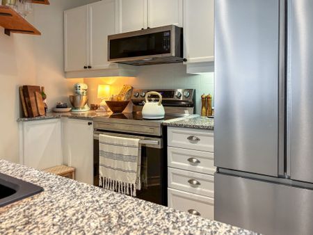 For Lease - 1 Leaside Park Drive Unit# 508, Toronto, Ontario - Photo 2