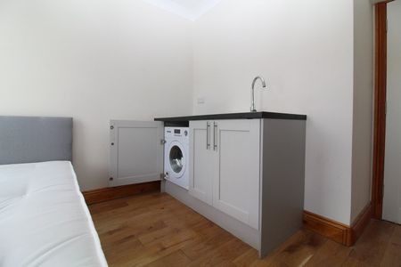 Room in a Shared House, Murillo Road, SE13 - Photo 4