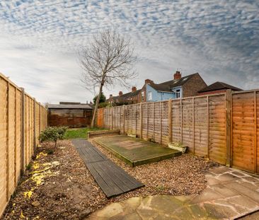 3 bedroom terraced house to rent - Photo 1