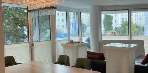 Exklusive: vollmöblierte 70-m²-Wohnung mit Terrasse & Garage - wenige Minuten vom Schwedenplatz - Photo 2