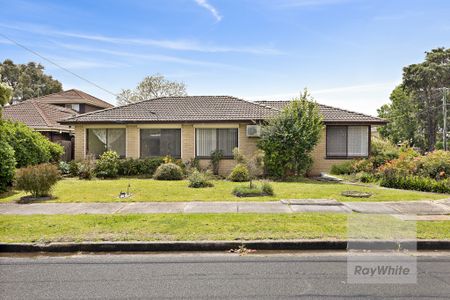 15 Sandhurst Crescent, Bundoora VIC 3083 - House For Rent | Domain - Photo 5
