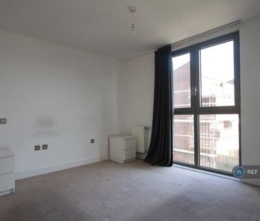 3 bedroom flat to rent - Photo 4