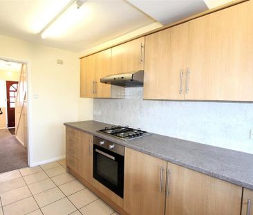 3 bedroom terraced house to rent - Photo 4