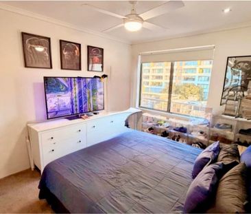 Redfern - Photo 1